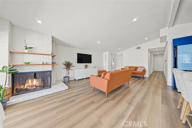 10989 Mascarell Avenue photo 8
