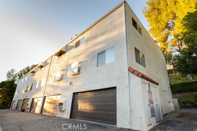 Detail Gallery Image 26 of 30 For 9551 via Ricardo, Burbank,  CA 91504 - 3 Beds | 2/1 Baths