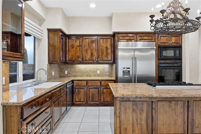 Detail Gallery Image 22 of 75 For 2612 Eagle Crest Dr, Bakersfield,  CA 93311 - 5 Beds | 4/1 Baths