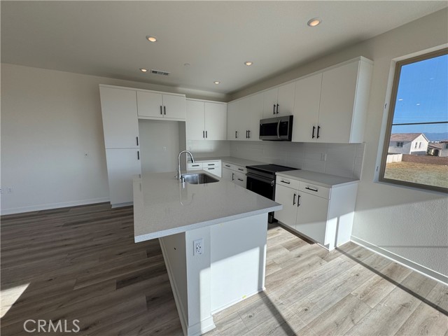 Detail Gallery Image 3 of 9 For 3268 South Coral Paseo, Ontario,  CA 91761 - 2 Beds | 2 Baths