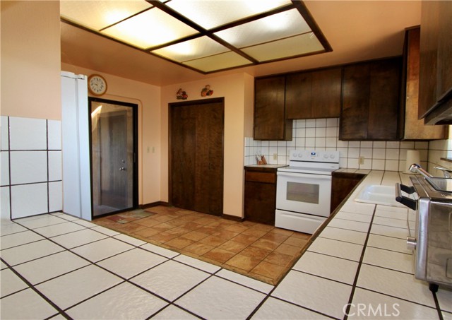 540 Pine Ridge Road, Lakeport CA: https://media.crmls.org/medias/c85254a1-03b9-4a22-8ea0-94b954451b9e.jpg