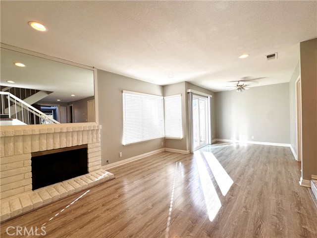 Detail Gallery Image 6 of 37 For 136 Briarwood #50,  Irvine,  CA 92604 - 3 Beds | 2/1 Baths