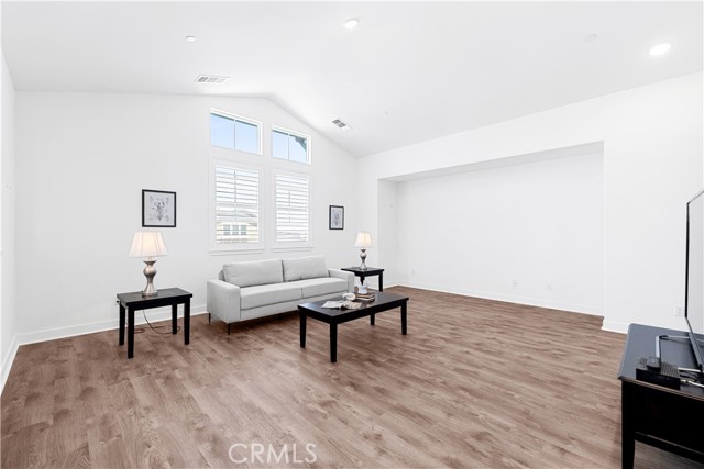 31041 Bridle Way, Menifee CA: https://media.crmls.org/medias/c8531d40-9637-4b8f-8964-679544a31643.jpg