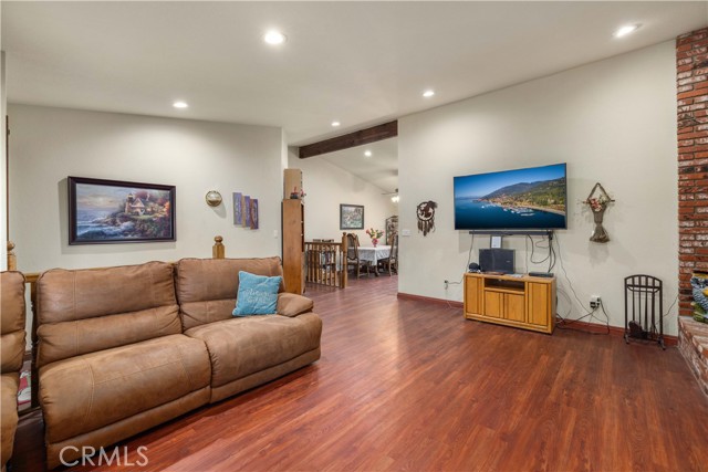 Detail Gallery Image 6 of 27 For 43523 37th Street West, Lancaster,  CA 93536 - 3 Beds | 2 Baths