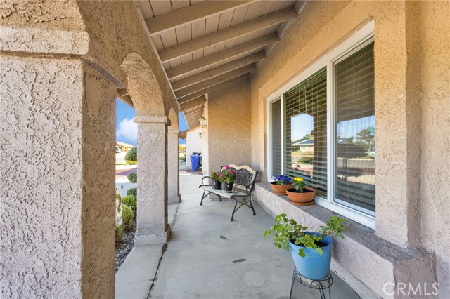 Detail Gallery Image 6 of 54 For 12718 Triple Tree Ter, Victorville,  CA 92392 - 3 Beds | 2 Baths