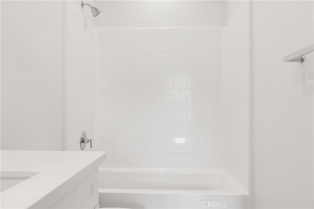 https://media.crmls.org/medias/c8535db6-40b5-41bd-b637-8b67f8f8cca2.jpg?preset=X-Large