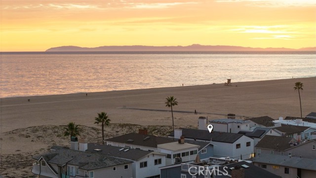 Detail Gallery Image 18 of 19 For 116 E Oceanfront, Newport Beach,  CA 92661 - 3 Beds | 2/1 Baths