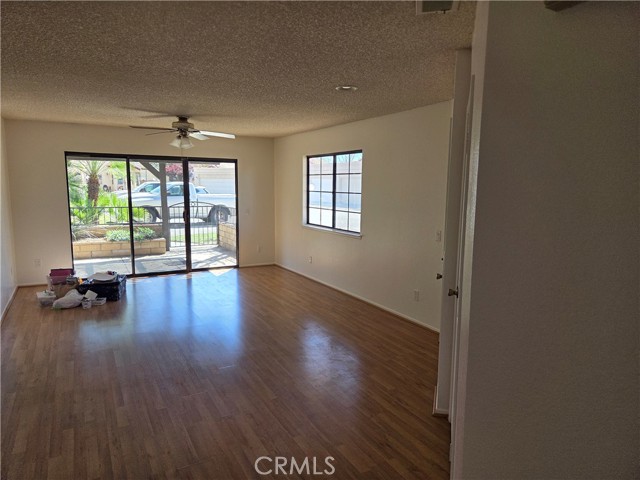 Detail Gallery Image 9 of 16 For 19099 Frances, Apple Valley,  CA 92308 - 2 Beds | 2 Baths