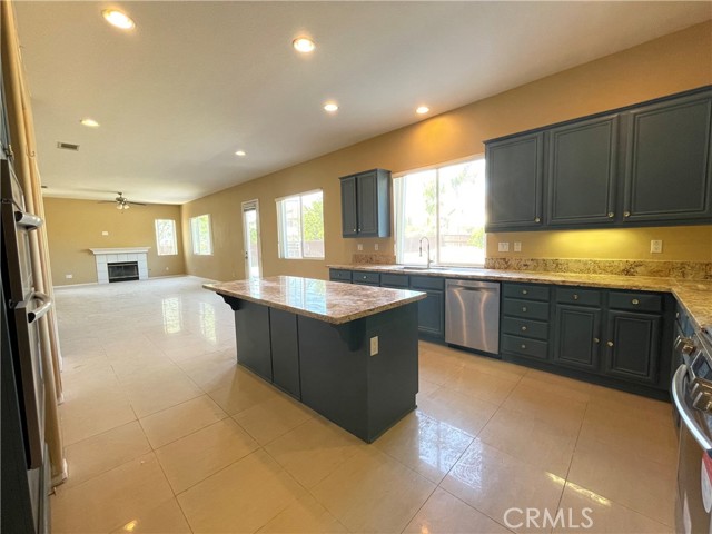 8348 Barnwood Lane, Riverside CA: https://media.crmls.org/medias/c854aa9f-ae98-47eb-8465-0abcea50ff15.jpg