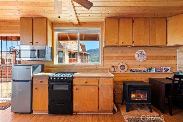 Detail Gallery Image 52 of 74 For 17100 Snowshoe Ln, Tehachapi,  CA 93561 - 4 Beds | 2/1 Baths