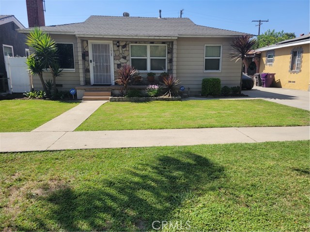 Detail Gallery Image 3 of 12 For 1008 E 67th St, Long Beach,  CA 90805 - 4 Beds | 3 Baths