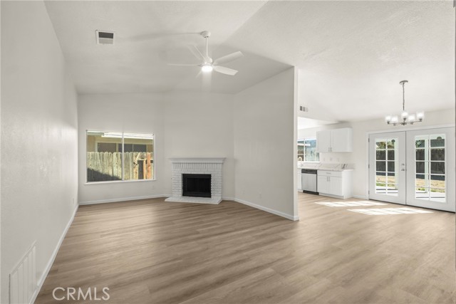 Detail Gallery Image 3 of 27 For 2130 Matthew Ave, Rosamond,  CA 93560 - 3 Beds | 2 Baths