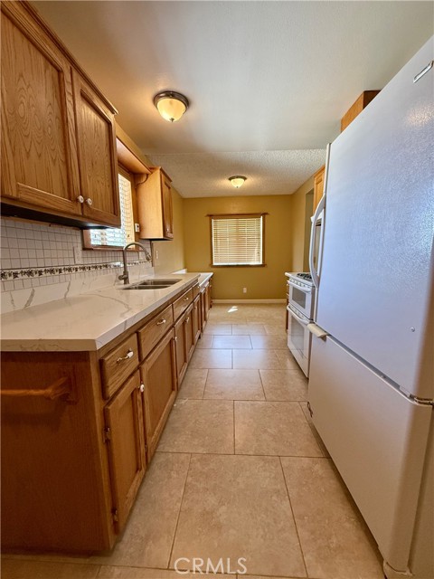 2364 San Padre, Hemet CA: https://media.crmls.org/medias/c8559d40-61d8-448c-8c70-a5f8cdca1cec.jpg
