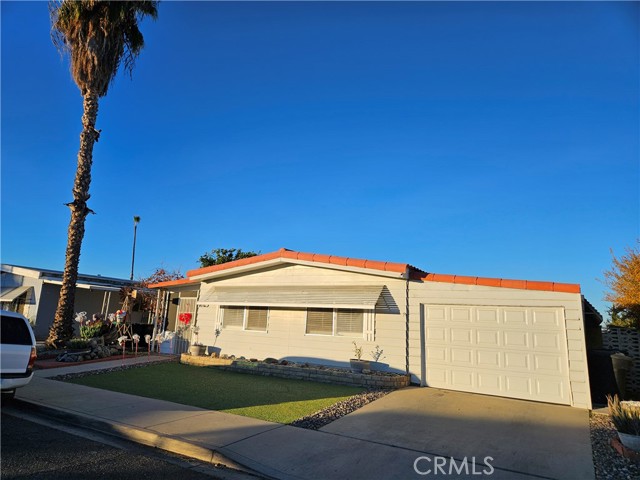 Detail Gallery Image 1 of 15 For 1025 S Lyon Ave, Hemet,  CA 92543 - 2 Beds | 2 Baths