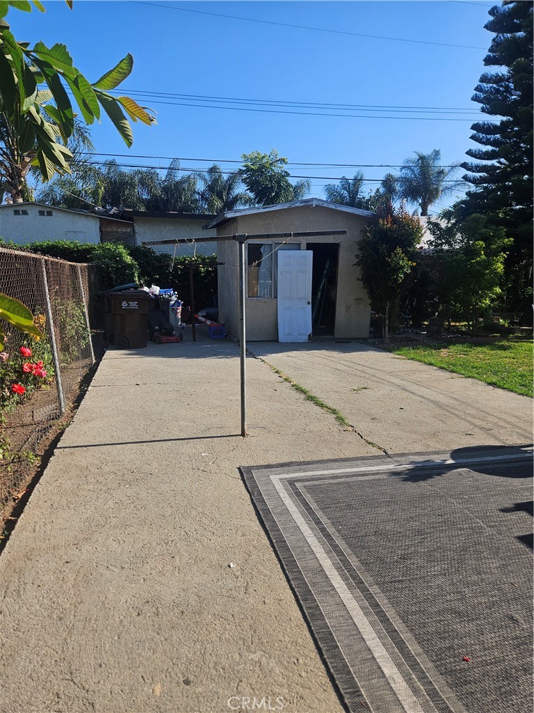 https://media.crmls.org/medias/c857287c-2118-4304-8d22-dbb482deb418.jpg?preset=X-Large