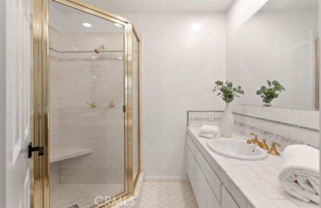 4521 Orrington Road, Corona del Mar CA: https://media.crmls.org/medias/c8575145-be8d-4d3f-a805-f598dc440c52.jpg