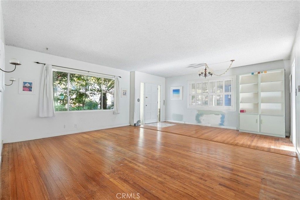 MLS #SR25273536 image #4