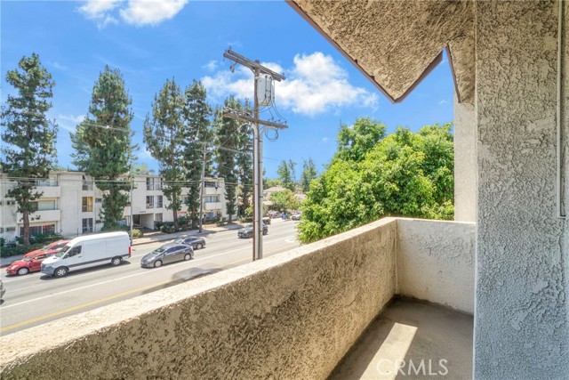 13903 Sherman Way, Van Nuys CA: https://media.crmls.org/medias/c8579519-17ea-4a88-8fd8-b589f9ce468d.jpg