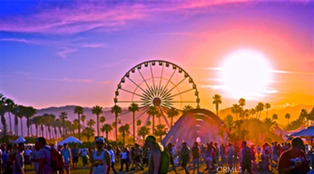 https://media.crmls.org/medias/c857fc98-4617-45b8-a3d5-59a6c808d31c.jpg?preset=X-Large