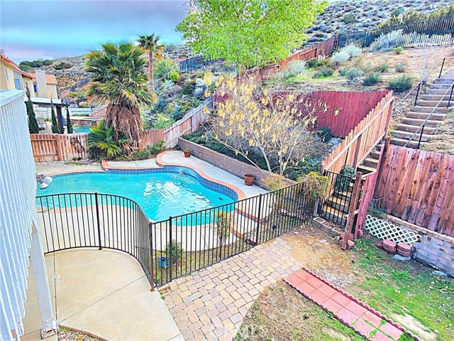 Detail Gallery Image 34 of 38 For 39221 Beacon Ln, Palmdale,  CA 93551 - 5 Beds | 3 Baths