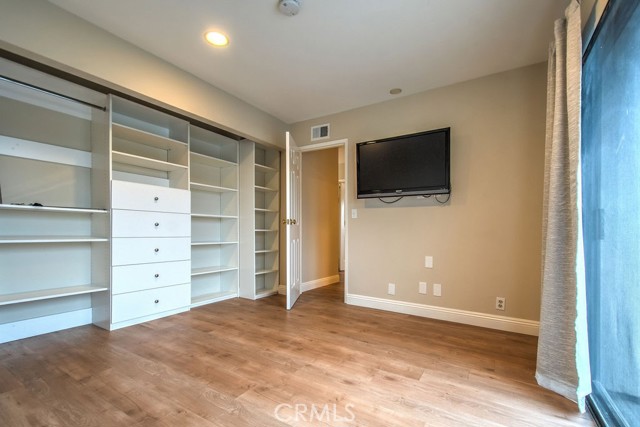 5021 Corkwood Lane, Irvine CA: https://media.crmls.org/medias/c859c0b5-fe19-46ed-b15d-7abee5691ecc.jpg