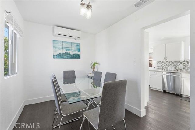 2005 phelan Lane, Redondo Beach CA: https://media.crmls.org/medias/c85a8698-1f8f-411f-b3a4-9df0f7a48465.jpg