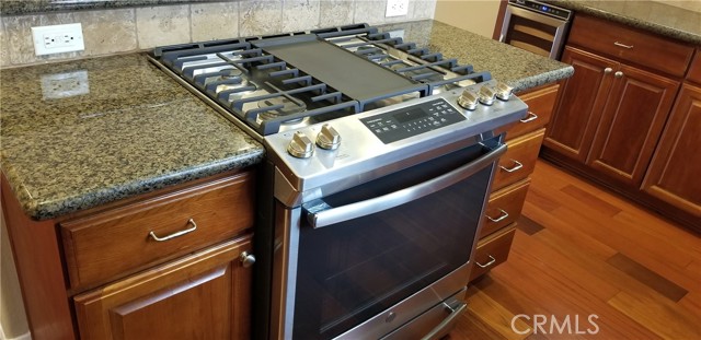 Detail Gallery Image 14 of 39 For 1704 Ruxton Ln #C,  Redondo Beach,  CA 90278 - 3 Beds | 2/1 Baths