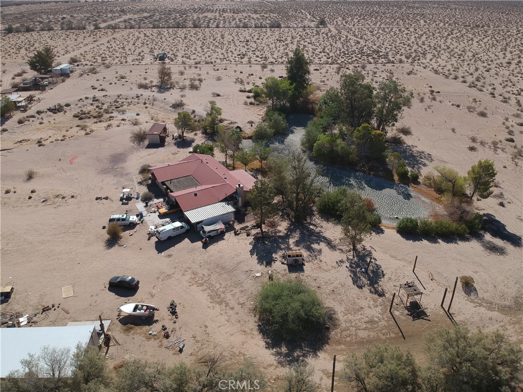 https://media.crmls.org/medias/c85b614d-e7f6-42b1-8aa0-67f07bc61283.jpg?preset=X-Large