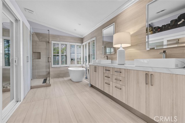 Detail Gallery Image 26 of 53 For 25432 Nottingham Ct, Laguna Hills,  CA 92653 - 5 Beds | 4/1 Baths