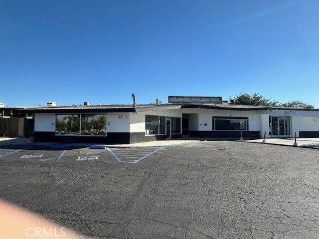 14173 Green Tree Boulevard, Victorville, California 92395, ,Commercial Lease,For Rent,14173 Green Tree Boulevard,CRHD24180872