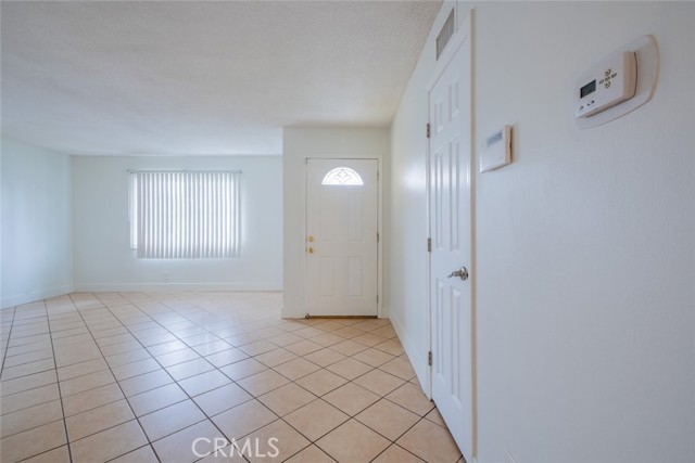Detail Gallery Image 3 of 30 For 6933 Fallbrook Ave, West Hills,  CA 91307 - 3 Beds | 2 Baths