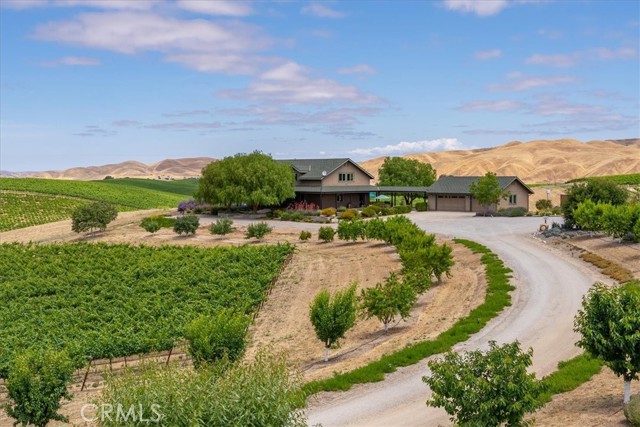 Detail Gallery Image 25 of 68 For 950 Indian Dune Rd, Paso Robles,  CA 93451 - 5 Beds | 4 Baths