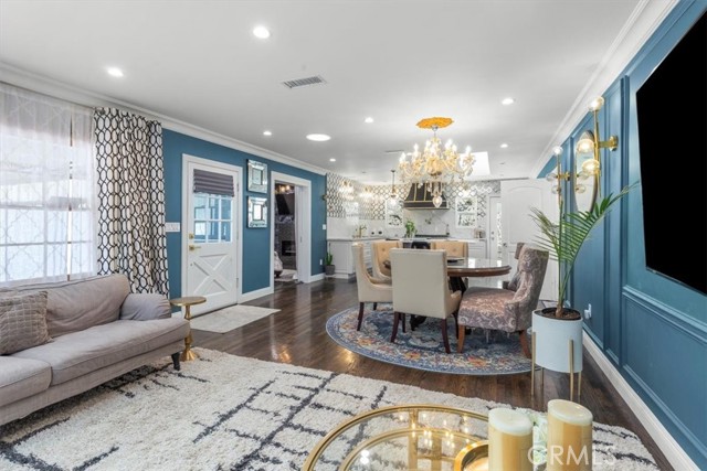 5201 Sale Avenue, Woodland Hills CA: https://media.crmls.org/medias/c85eec9a-f455-41d3-b47b-0ad81057c0b2.jpg
