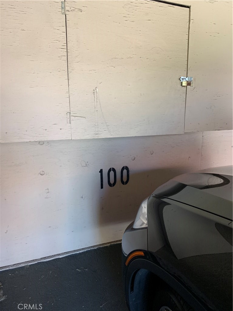 https://media.crmls.org/medias/c85f9c5d-e366-4b2c-8a1d-49043c46aa3d.jpg?preset=X-Large