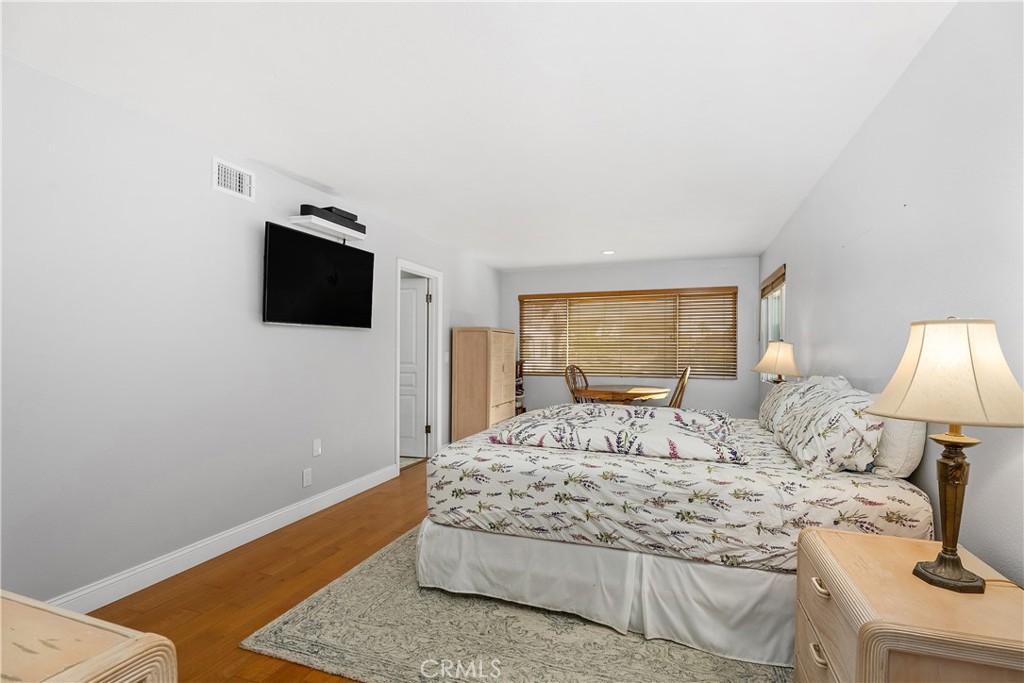 MLS #OC25250843 image #18