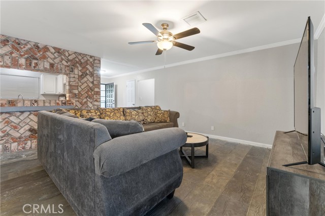 10004 E Avenue S10, Littlerock CA: https://media.crmls.org/medias/c8600245-3fff-40e9-bc05-ee00b1f2ff7f.jpg