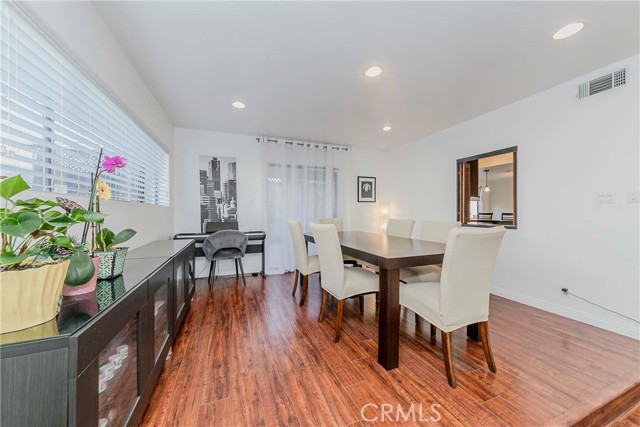 Detail Gallery Image 8 of 46 For 2032 W 231st St, Torrance,  CA 90501 - 4 Beds | 3 Baths