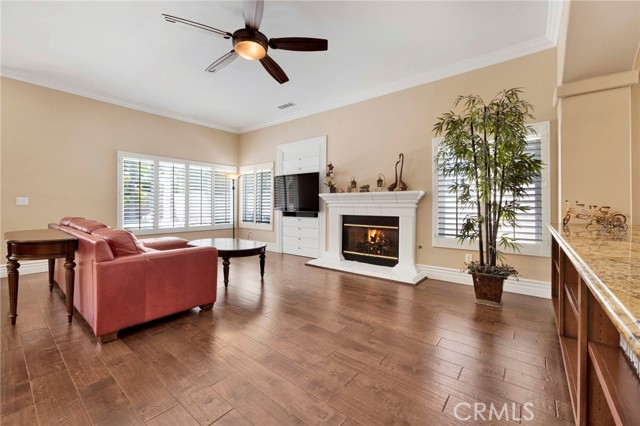 Detail Gallery Image 11 of 44 For 504 Alta Mira St, Simi Valley,  CA 93065 - 4 Beds | 2/1 Baths