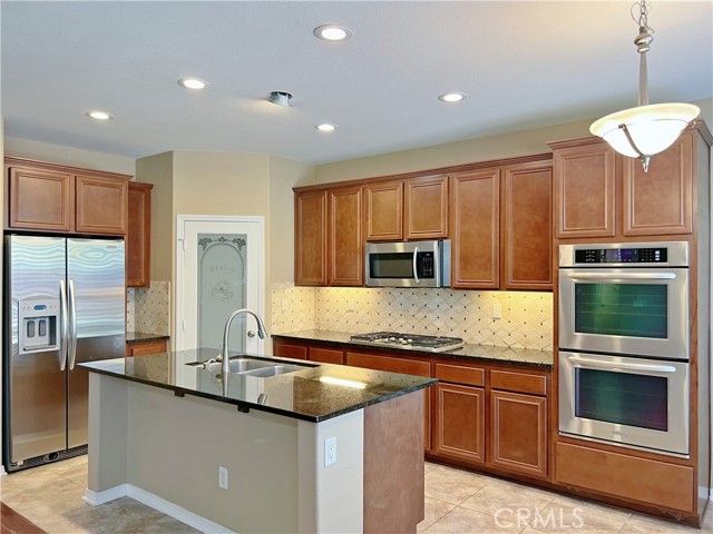Detail Gallery Image 3 of 27 For 32647 Dorset Ct, Temecula,  CA 92592 - 4 Beds | 2/1 Baths