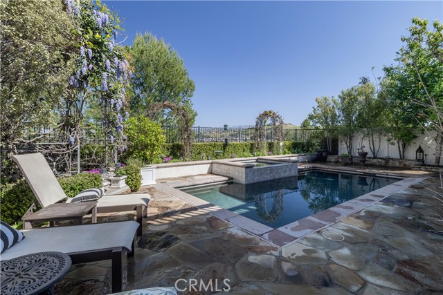 Detail Gallery Image 4 of 63 For 2589 N Promontory, Orange,  CA 92867 - 5 Beds | 3/1 Baths