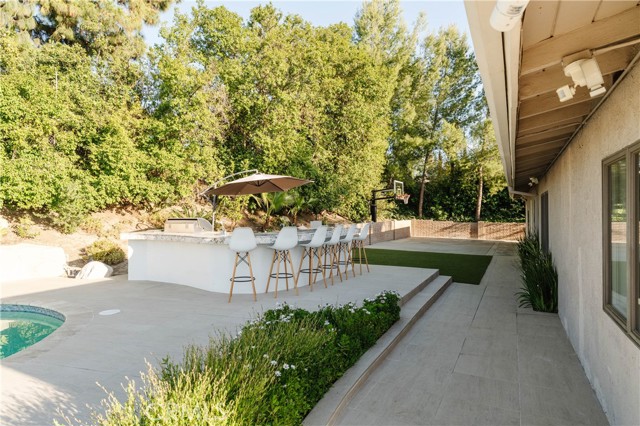4935 Calvin Avenue, Tarzana CA: https://media.crmls.org/medias/c8617033-1ca1-49de-a089-ae4acf7c6691.jpg