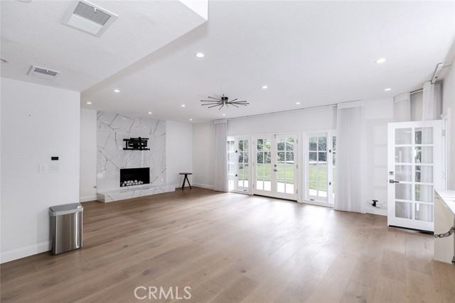 Detail Gallery Image 28 of 74 For 6037 Little Oak Ln, Woodland Hills,  CA 91367 - 5 Beds | 5 Baths