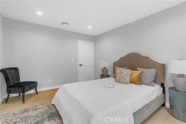 Detail Gallery Image 20 of 46 For 7449 Variel Ave, Canoga Park,  CA 91303 - 4 Beds | 2 Baths