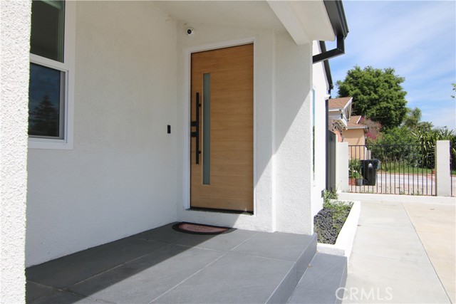 Detail Gallery Image 6 of 35 For 8119 Shadyglade Ave, North Hollywood,  CA 91605 - 4 Beds | 3 Baths