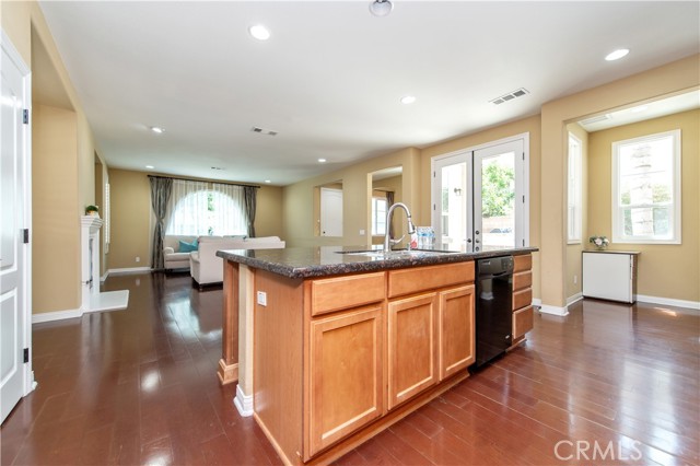 Detail Gallery Image 4 of 20 For 25 Blossom, Irvine,  CA 92620 - 4 Beds | 3 Baths