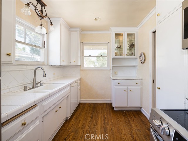 5202 Scott Street, Torrance CA: https://media.crmls.org/medias/c864628c-8b4c-4bcd-a1fc-be11684da598.jpg