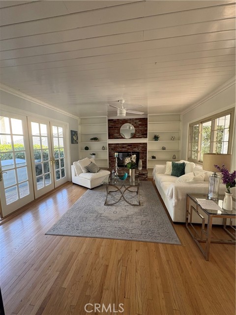 Detail Gallery Image 3 of 22 For 20955 De Mina, Woodland Hills,  CA 91364 - 3 Beds | 2 Baths