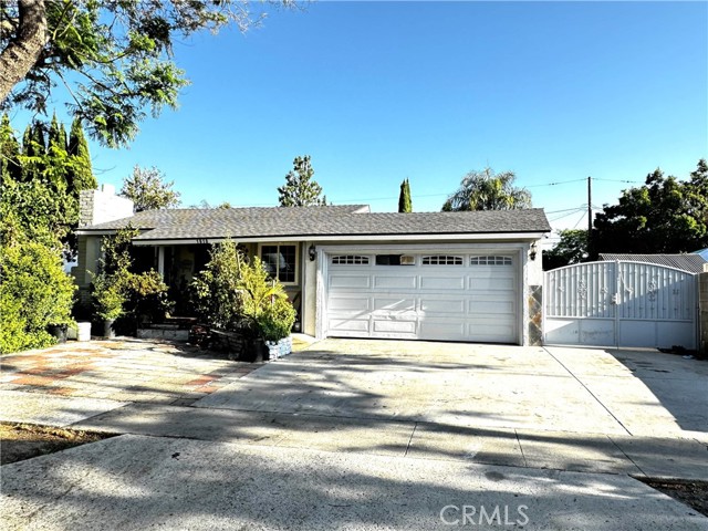 Detail Gallery Image 1 of 15 For 1910 Monica Ln, Santa Ana,  CA 92706 - 4 Beds | 2 Baths