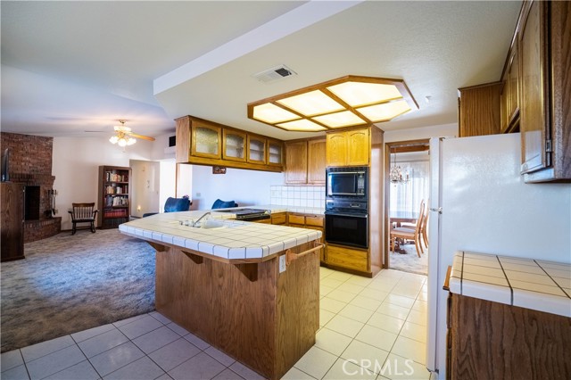 Detail Gallery Image 8 of 35 For 14032 Tioga St, Oak Hills,  CA 92344 - 4 Beds | 3 Baths