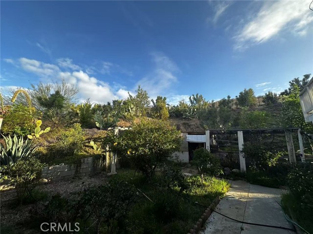 7929 bolton ave, Riverside CA: https://media.crmls.org/medias/c8686cb0-890e-4c8d-b99e-092bf53c7cd3.jpg